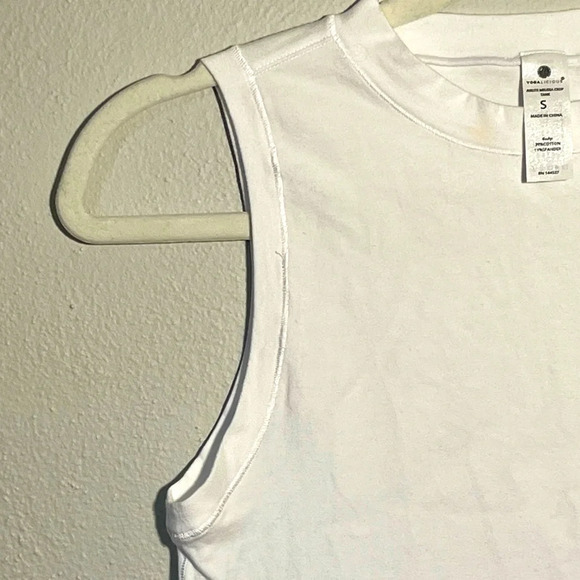 Yogalicious Airlite Small Melissa Crop Tank White - Picture 2 of 9